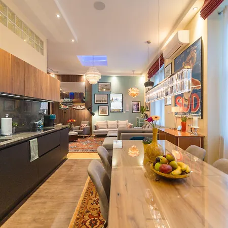 Venus - The Actor's Den