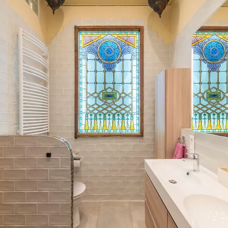 Venus - The Actor's Den *