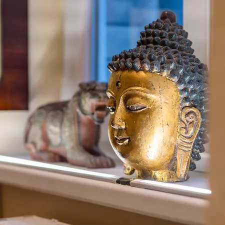 Venus - The Actor's Den *